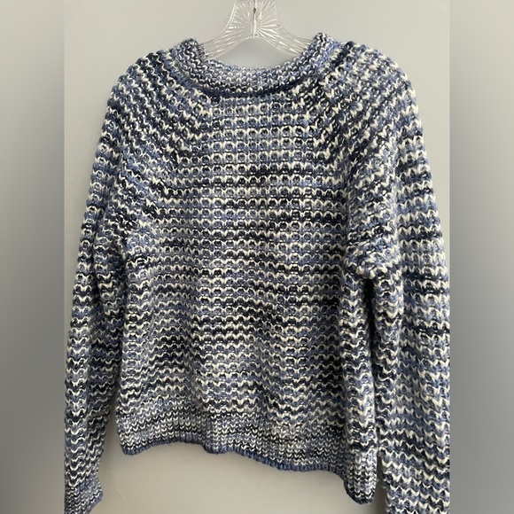 Gap Women's XS Crewneck Multicolor Blue White Sweater Pullover Wool Oversized - Picture 8 of 16